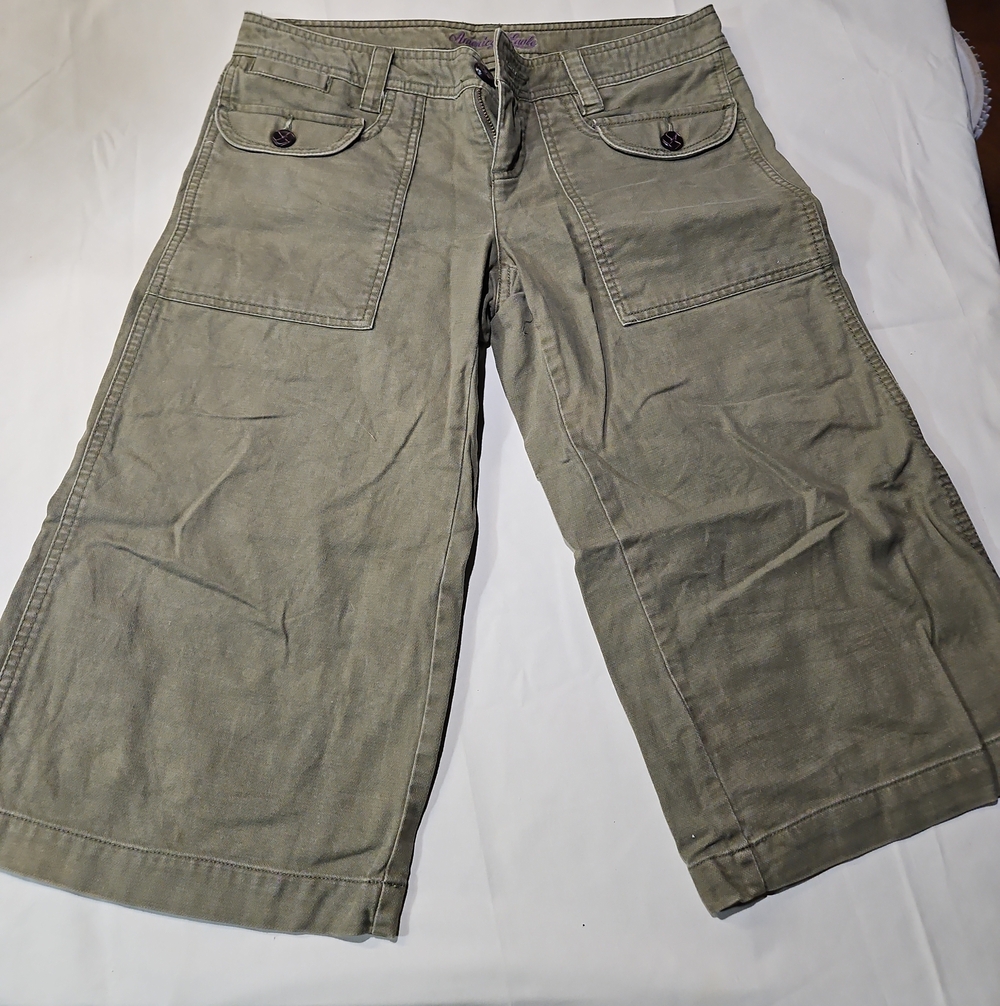 American Eagle  Olive Green Wide-Leg Mid Calf Cargo Pants
